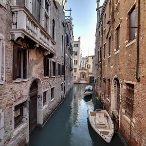  Apartament Canal View In Rialto By Wonderful Italy